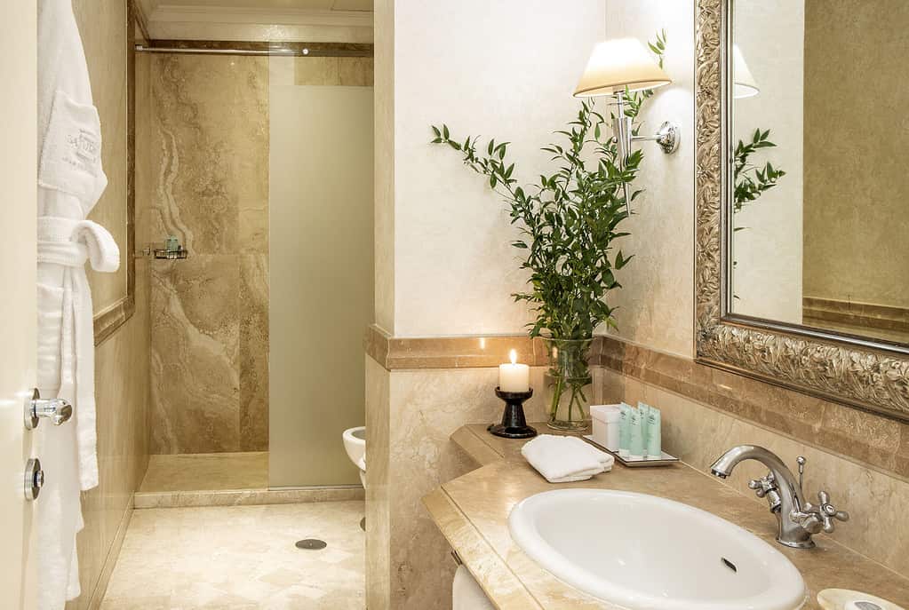 Gran Suite - Bathroom (1)_press_HR