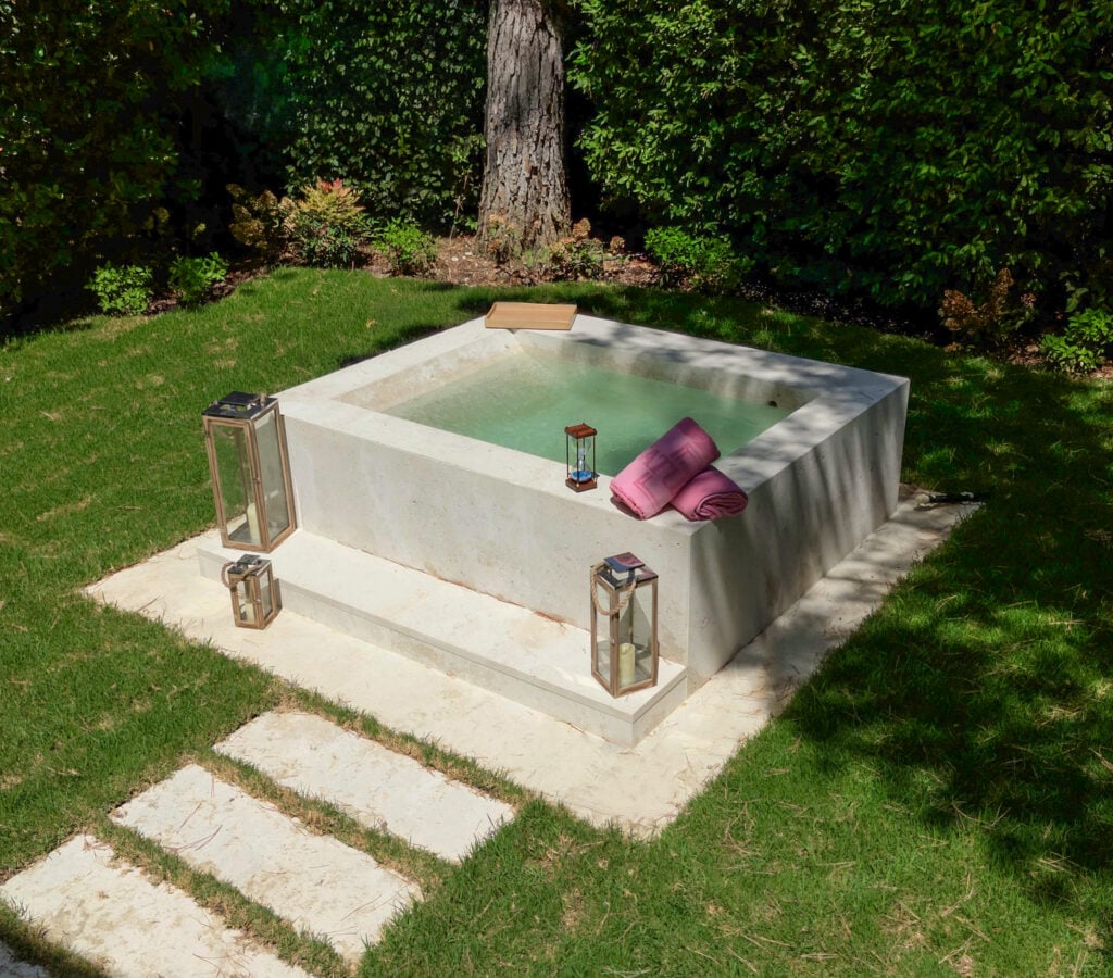 THERMAL POOL 1